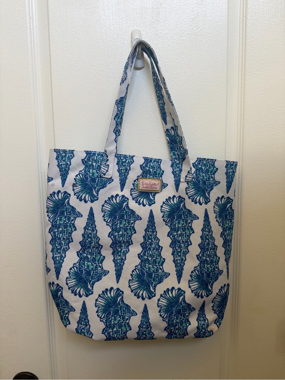 Lilly Pulitzer Estée Lauder shell tote bag